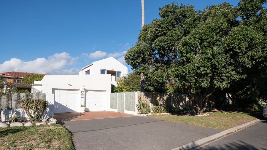 4 Bedroom Property for Sale in Kommetjie Western Cape